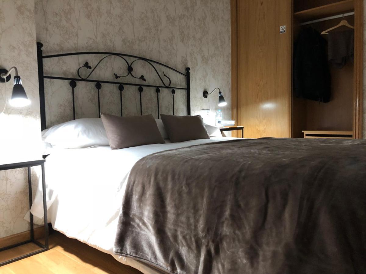 Pension 23-Vinte E Tres O Pedrouzo Bagian luar foto